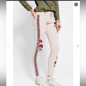 URBAN OUTFITTERS JEANS